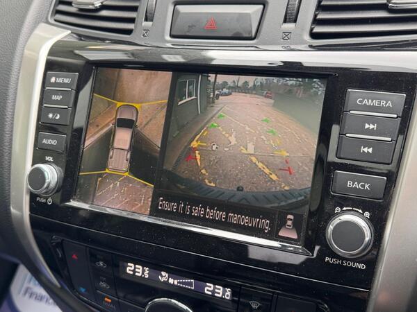 Nissan Navara 2.3 dCi N-Guard Auto 4WD Euro 6 4dr