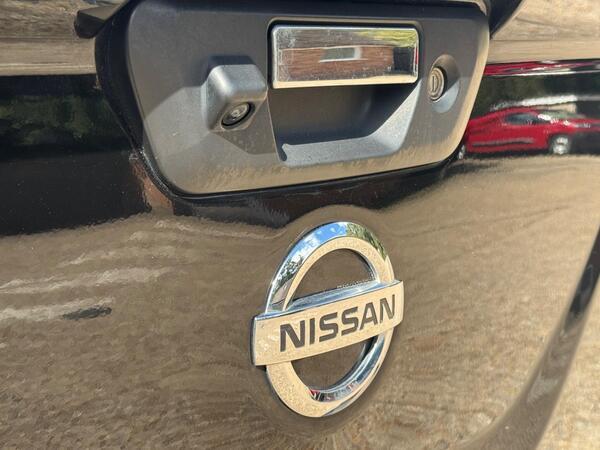 Nissan Navara 2.3 dCi Tekna 4WD Euro 5 4dr