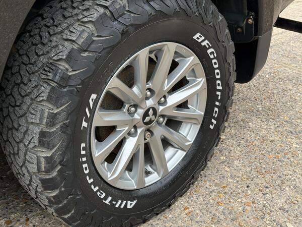 Mitsubishi L200 2.4 DI-D DC Warrior Auto 4WD Euro 6 4dr