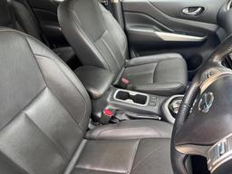 Nissan Navara 2.3 dCi Tekna Auto 4WD Euro 6 4dr at 8th