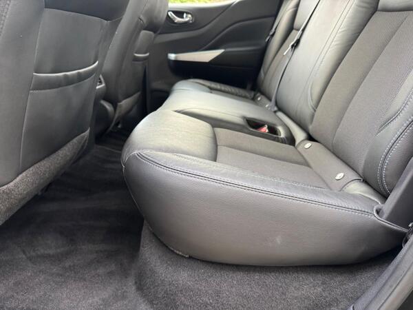 Nissan Navara 2.3 dCi N-Guard Auto 4WD Euro 6 4dr