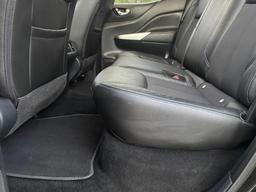 Nissan Navara 2.3 dCi N-Guard Auto 4WD Euro 6 4dr at 38th