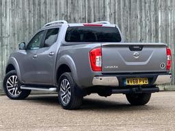 Nissan Navara 2.3 dCi Tekna 4WD Euro 6 (s/s) 4dr at 16th