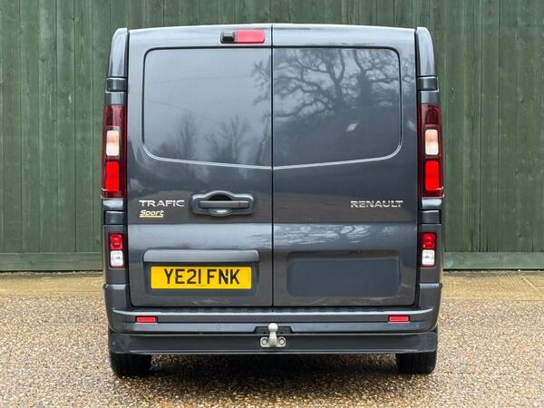 Renault Trafic 2.0 dCi ENERGY 30 Sport Crew Van EDC LWB Euro 6 (s/s) 6dr