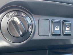 Nissan Navara 2.3 dCi Tekna 4WD Euro 6 (s/s) 4dr at 38th