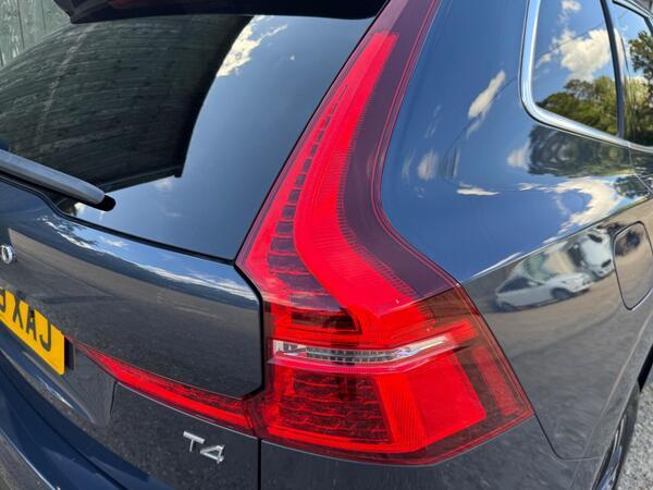 Volvo XC60 2.0 T4 Edition Auto Euro 6 (s/s) 5dr