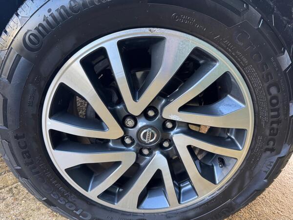 Nissan Navara 2.3 dCi Tekna 4WD Euro 6 (s/s) 4dr