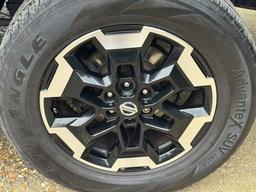 Nissan Navara 2.3 dCi Tekna Auto 4WD Euro 6 4dr at 20th