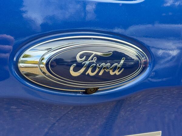 Ford Ranger 2.2 TDCi Limited 1 4WD Euro 5 (s/s) 4dr (Eco Axle)