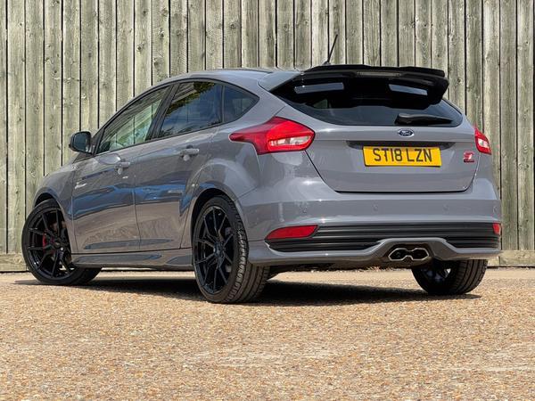 Ford Focus 2.0T EcoBoost ST-3 Euro 6 (s/s) 5dr