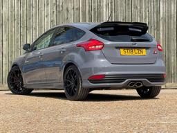 Ford Focus 2.0T EcoBoost ST-3 Euro 6 (s/s) 5dr at 3th