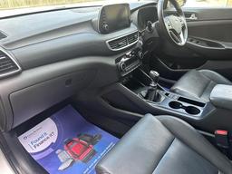 Hyundai TUCSON 1.6 GDi Premium Euro 6 (s/s) 5dr at 16th