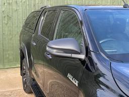 Toyota Hilux 2.8 D-4D Invincible X Auto 4WD Euro 6 (s/s) 4dr at 41th
