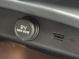 Volvo XC40 2.0 B4 MHEV R-Design Pro Auto Euro 6 (s/s) 5dr at 21th