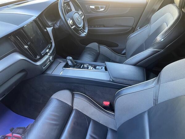 Volvo XC60 2.0 B5 MHEV R-Design Pro Auto Euro 6 (s/s) 5dr