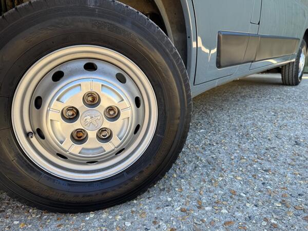 Peugeot Boxer 2.2 BlueHDi 335 Professional Premium + L2 H2 Euro 6 (s/s) 5dr