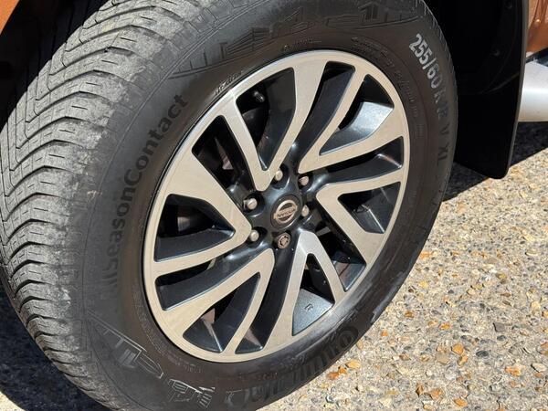 Nissan Navara 2.3 dCi Tekna Auto 4WD Euro 6 4dr