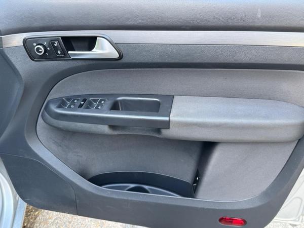 Volkswagen Touran 1.6 TDI SE Euro 5 5dr