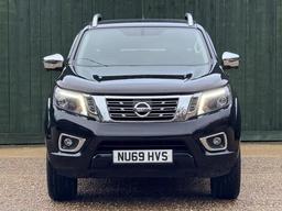 Nissan Navara 2.3 dCi Tekna 4WD Euro 6 (s/s) 4dr at 9th