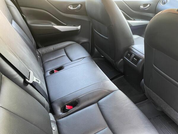 Nissan Navara 2.3 dCi Tekna 4WD Euro 6 (s/s) 4dr
