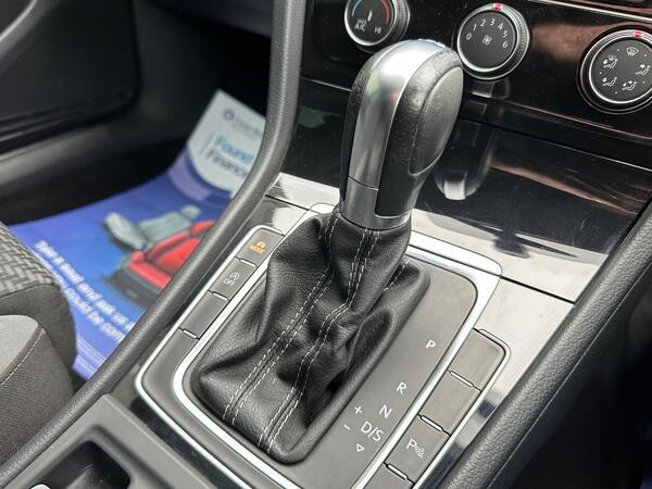 Volkswagen Golf 1.5 TSI EVO R-Line DSG Euro 6 (s/s) 5dr