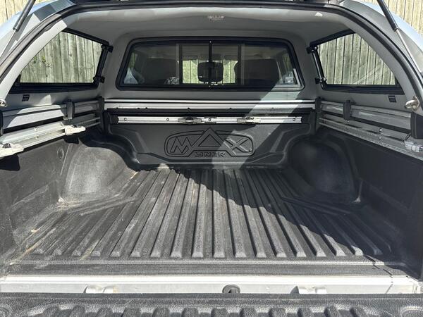 Nissan Navara 2.3 dCi Tekna Auto 4WD Euro 6 4dr