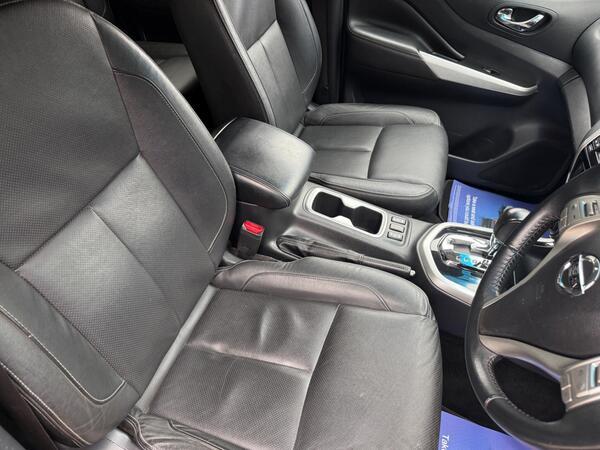 Nissan Navara 2.3 dCi Tekna Auto 4WD Euro 6 4dr
