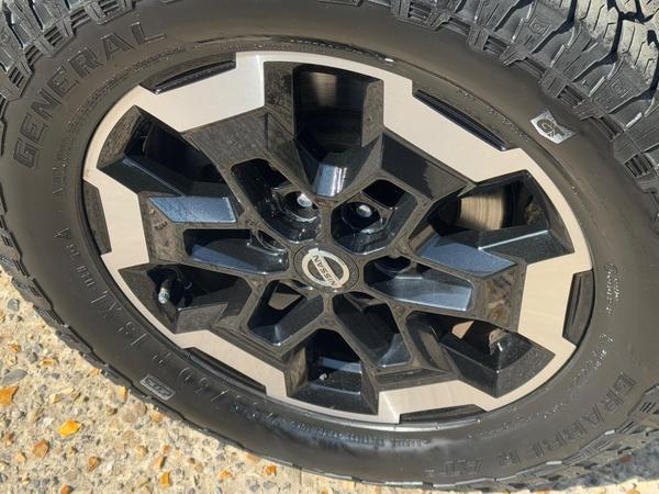 Nissan Navara 2.3 dCi Tekna Auto 4WD Euro 6 4dr