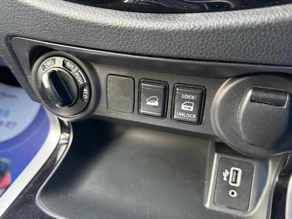 Nissan Navara 2.3 dCi Tekna Auto 4WD Euro 6 4dr