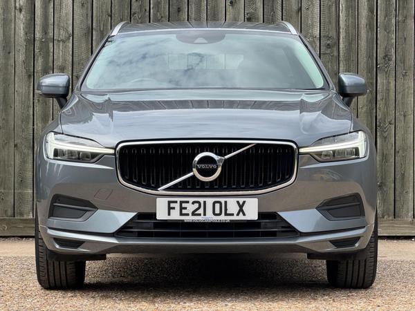 Volvo XC60 2.0 B5 MHEV Momentum Auto Euro 6 (s/s) 5dr