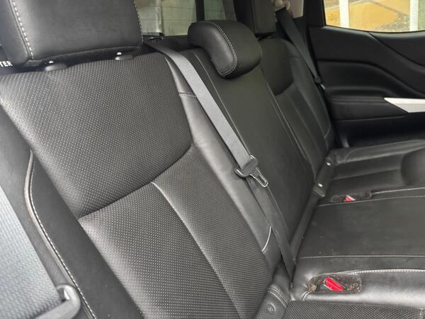 Nissan Navara 2.3 dCi Tekna Auto 4WD Euro 6 4dr