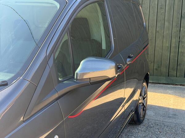 Ford Transit Courier 1.5 TDCi Sport L1 Euro 6 5dr