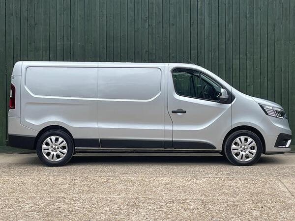 Renault Trafic 2.0 dCi Blue LL30 Sport L2 H1 Euro 6 (s/s) 5dr
