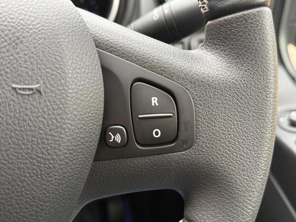 Renault Trafic 2.0 dCi ENERGY 30 Sport Crew Van EDC LWB Euro 6 (s/s) 6dr