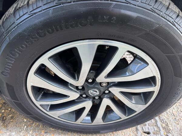 Nissan Navara 2.3 dCi Tekna Auto 4WD Euro 6 4dr