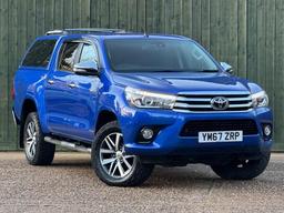 Toyota Hilux 2.4 D-4D Invincible Auto 4WD Euro 6 4dr (TSS, 3.5t) at 0th