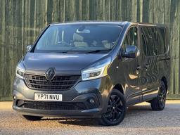 Renault Trafic 2.0 dCi ENERGY 28 Black Edition EDC SWB Standard Roof Euro 6 (s/s) 5dr at 9th