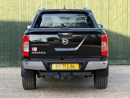 Nissan Navara 2.3 dCi Tekna Auto 4WD Euro 6 4dr at 18th
