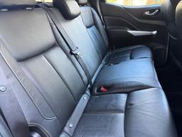 Nissan Navara 2.3 dCi Tekna Auto 4WD Euro 6 4dr at 38th