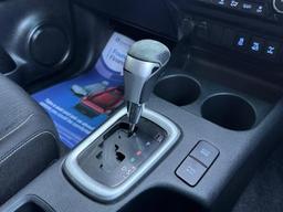 Toyota Hilux 2.4 D-4D Invincible Auto 4WD Euro 6 4dr (TSS, 3.5t) at 33th