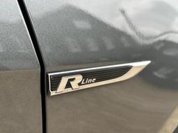 Volkswagen Golf 1.5 TSI EVO R-Line DSG Euro 6 (s/s) 5dr at 35th