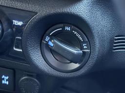 Toyota Hilux 2.4 D-4D Invincible Auto 4WD Euro 6 4dr (TSS, 3.5t) at 16th