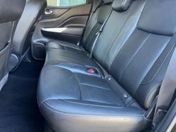 Nissan Navara 2.3 dCi Tekna Auto 4WD Euro 6 4dr at 39th