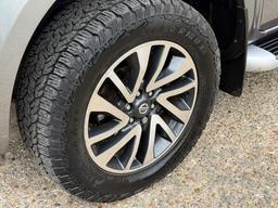 Nissan Navara 2.3 dCi Tekna Auto 4WD Euro 6 4dr at 33th