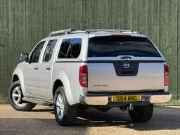 Nissan Navara 2.5 dCi Tekna Auto 4WD Euro 5 4dr at 15th