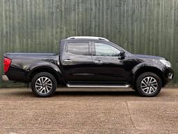 Nissan Navara 2.3 dCi Tekna 4WD Euro 6 (s/s) 4dr at 20th
