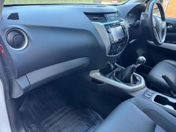 Nissan Navara 2.3 dCi Tekna 4WD Euro 6 (s/s) 4dr at 11th