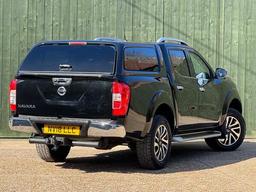 Nissan Navara 2.3 dCi Tekna Auto 4WD Euro 6 4dr at 3th