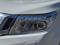 Nissan Navara 2.3 dCi Tekna 4WD Euro 6 (s/s) 4dr at 43th