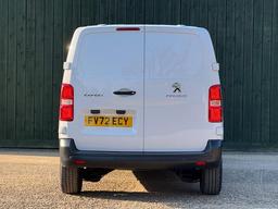 Peugeot Expert 2.0 BlueHDi 1400 Professional Premium Standard Panel Van MWB Euro 6 (s/s) 6dr at 11th